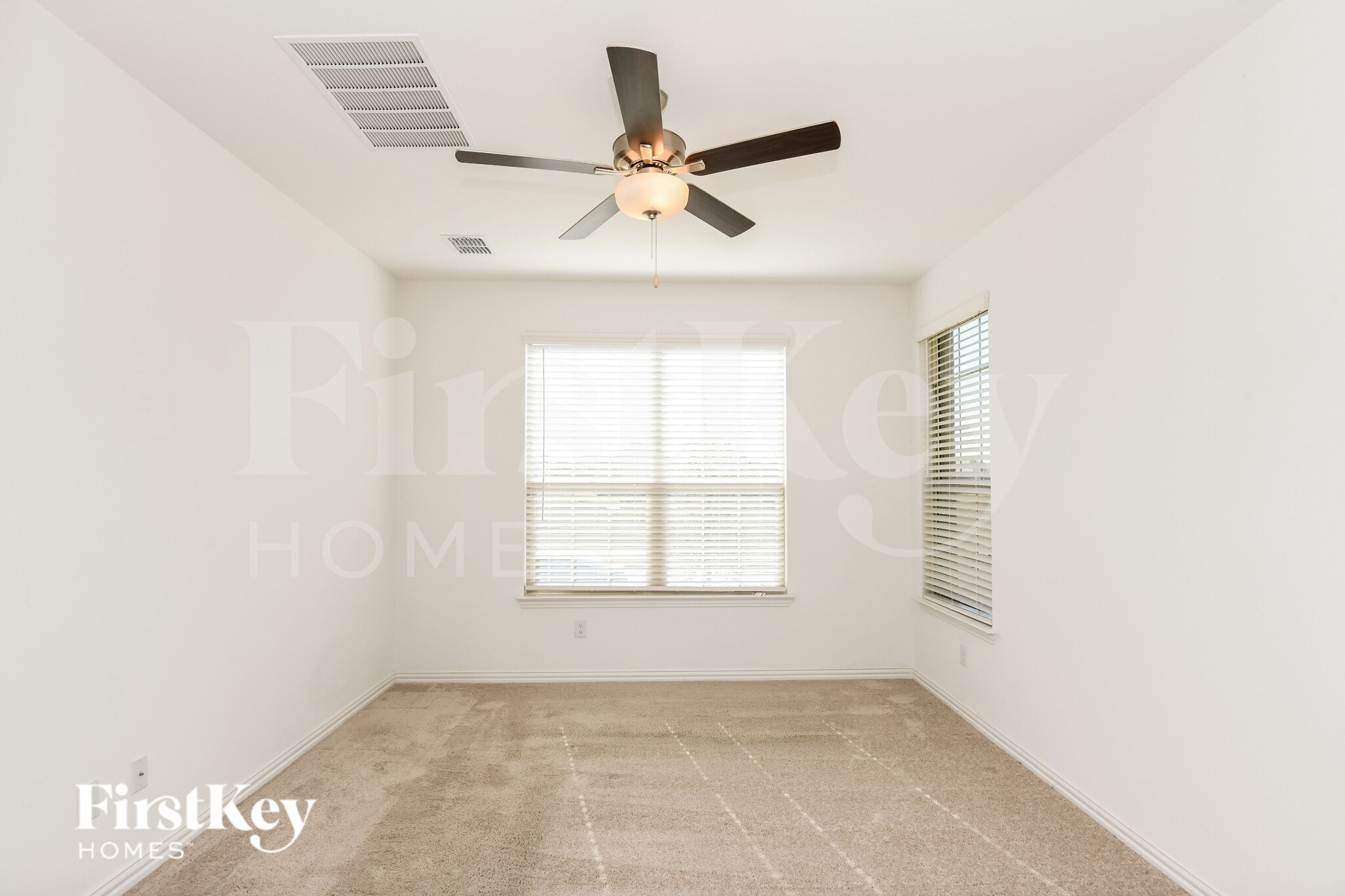 Building Photo - 2512 Northcote Dr