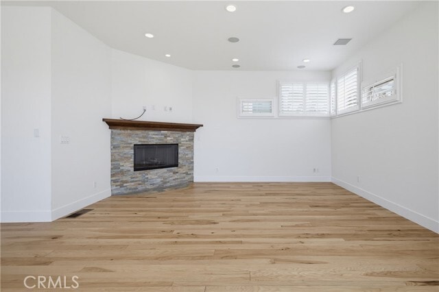 Building Photo - 733 21st St