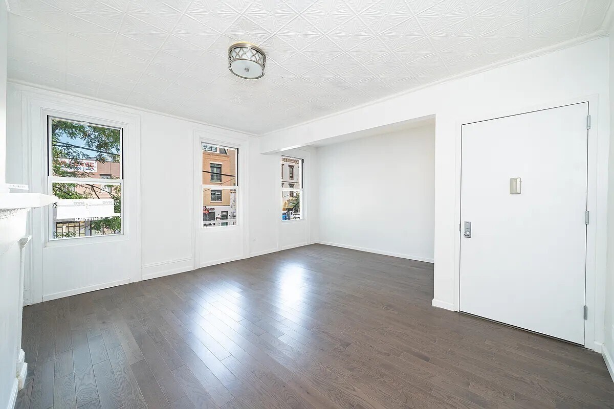 bedroom 2 - 366 Metropolitan Ave