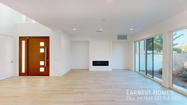 Building Photo - 8444 Camelia Ct