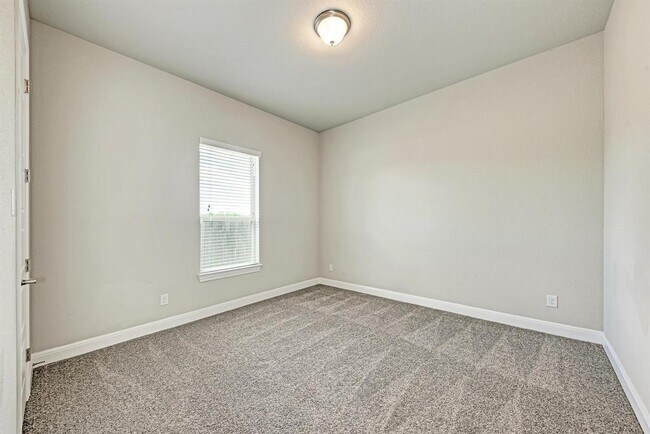 Building Photo - 2416 Echo Park Dr