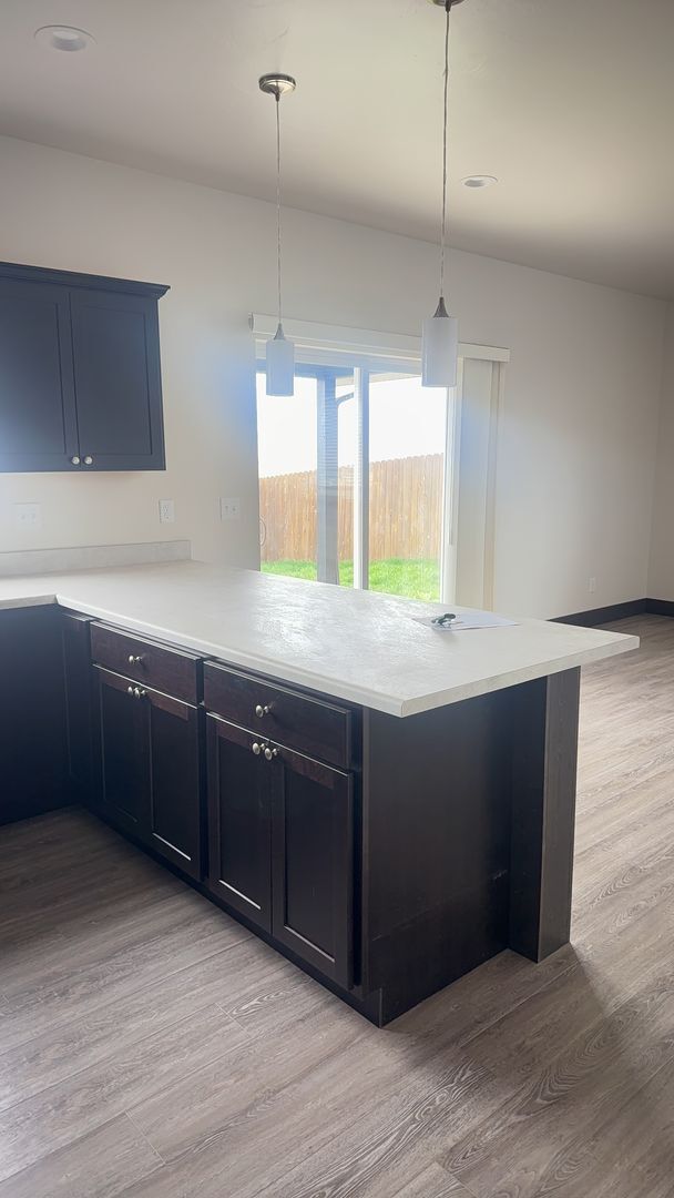 Building Photo - 3 Bed 2.5 Bath with double attached garage in Belgrade