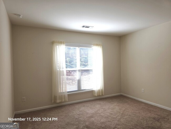 Building Photo - 381 Sandy Springs Dr