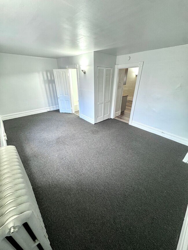 Building Photo - 136 N 10th St