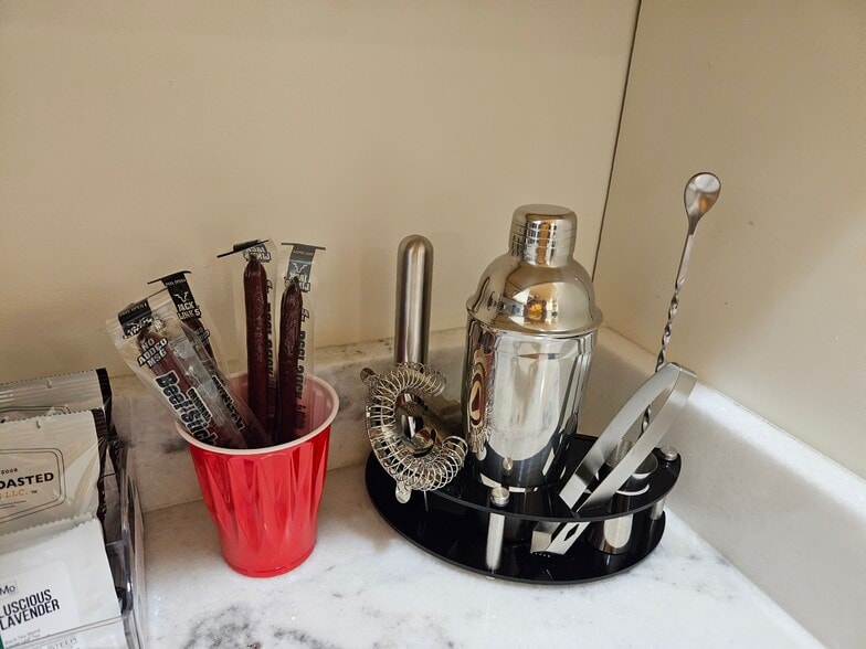 Building Photo - 1857 E Holmes Rd