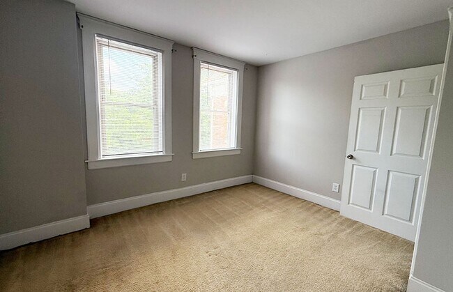 Building Photo - 3251 Bishop St