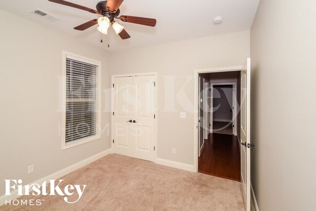 Building Photo - 152 Willow View Lane