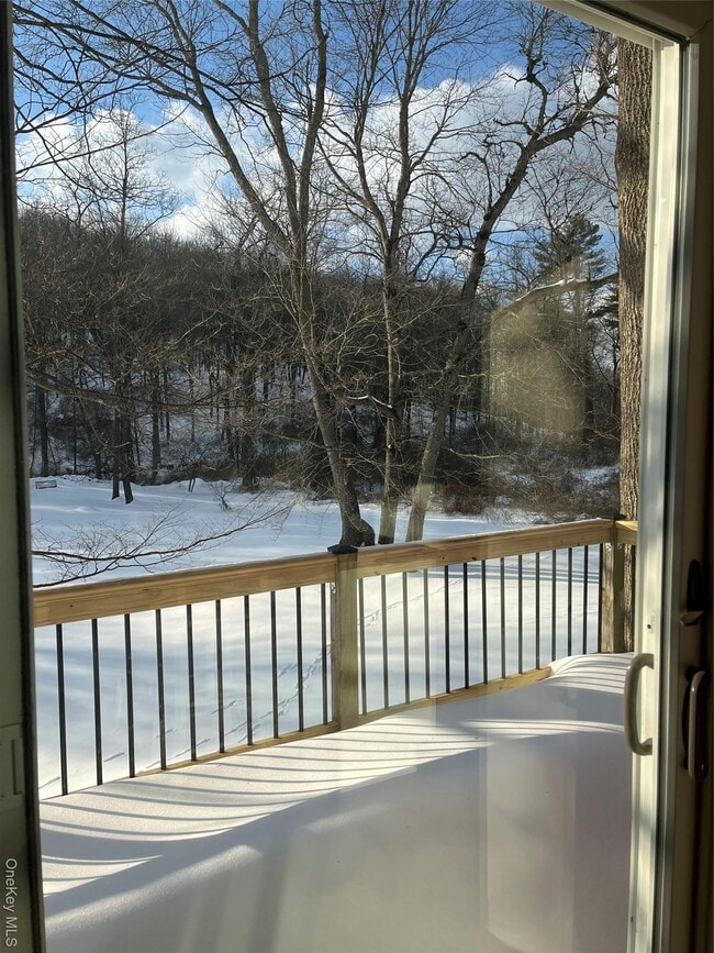 Building Photo - 703 Croton Lake Rd