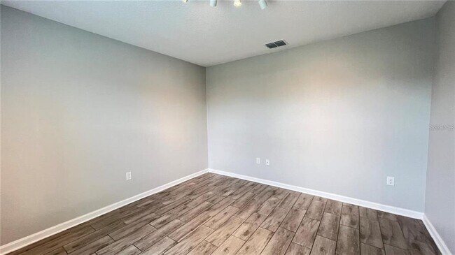 Building Photo - 1343 Lassen St