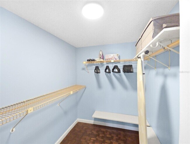Building Photo - 553 Fairways Cir