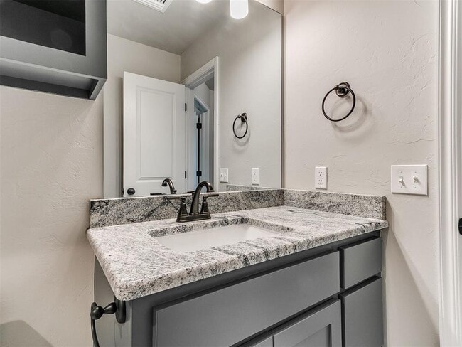 Building Photo - 12200 Rockbed Dr