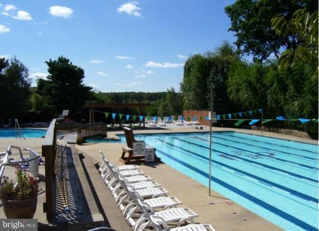 Building Photo - 16 Runnemede Rd