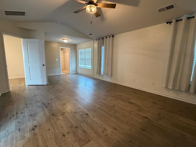 Building Photo - 1097 Sapphire Dr