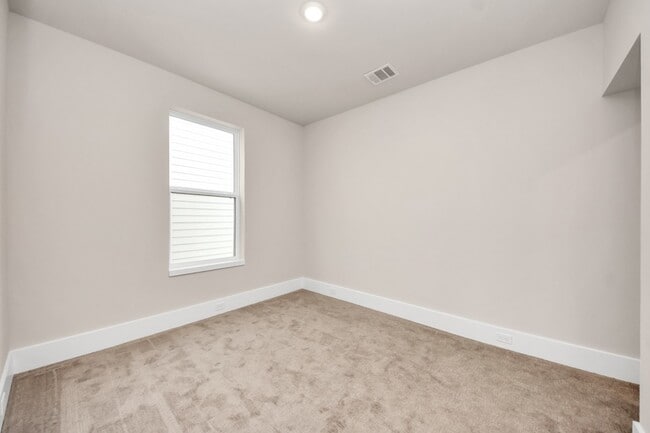 Building Photo - 783 Mansfield St