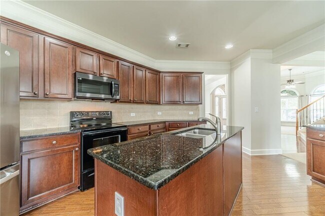 Building Photo - 2557 Staunton Dr