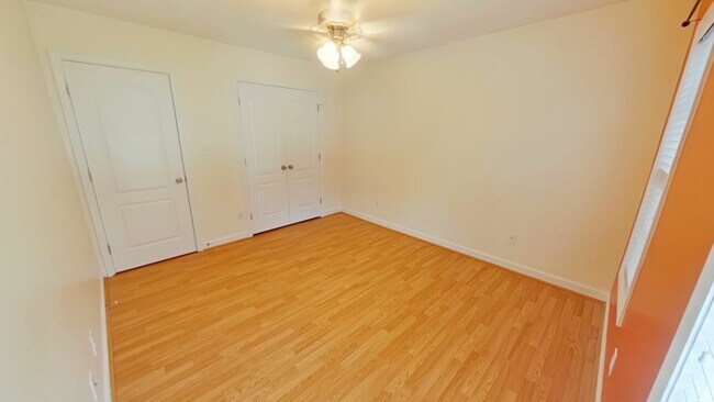 Building Photo - 622 Thorncliff Dr