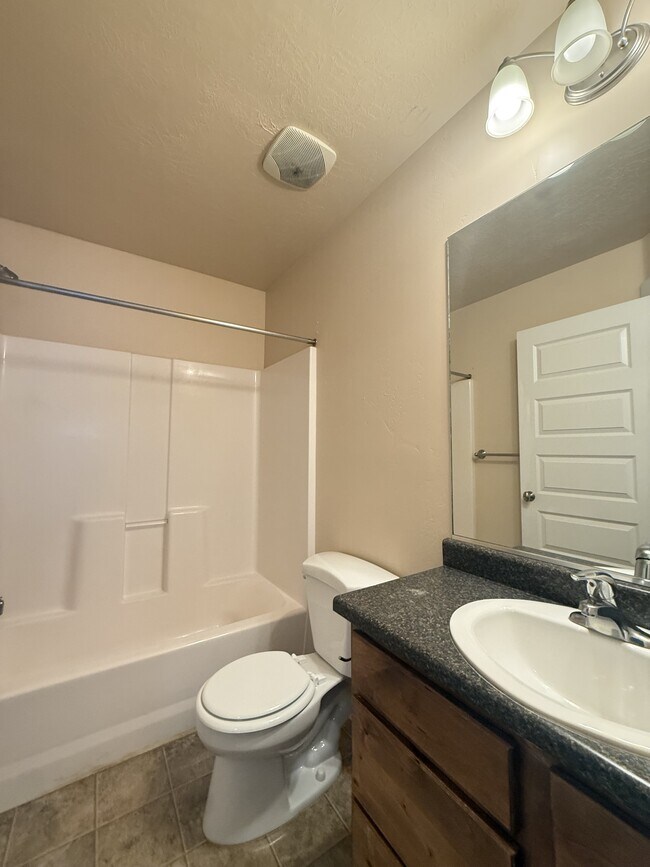 Building Photo - 2798 Asbury Ln