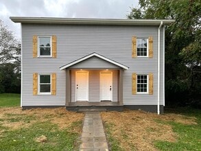 Building Photo - 1719 Airline Dr