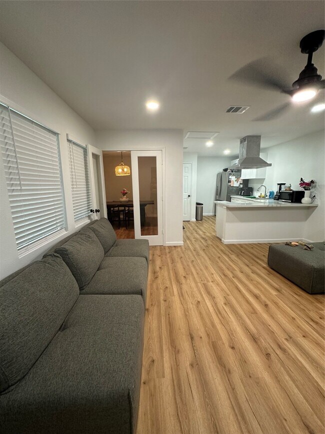 Building Photo - 32 Farrell St