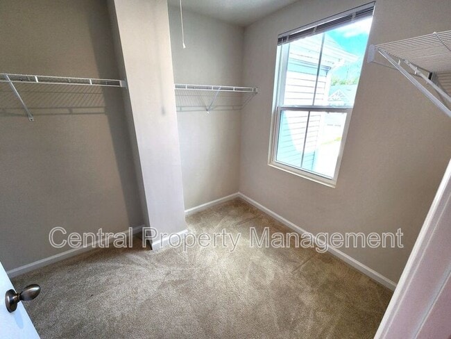 Building Photo - 165 Sarnesfield Wy