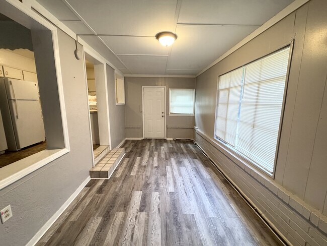 Building Photo - 1523 Canterbury Rd