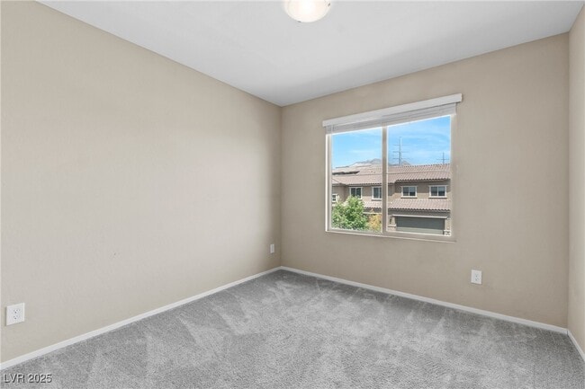 Building Photo - 49 Alamere Falls Dr
