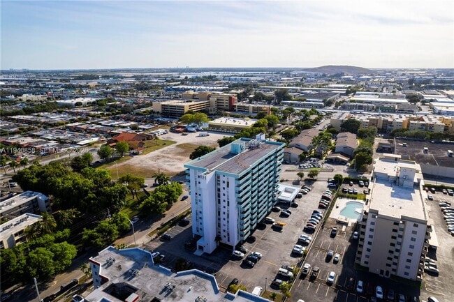 Building Photo - 1825 W 44th Pl