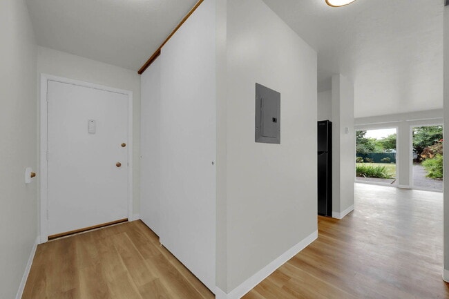Building Photo - 2760 Willamette St