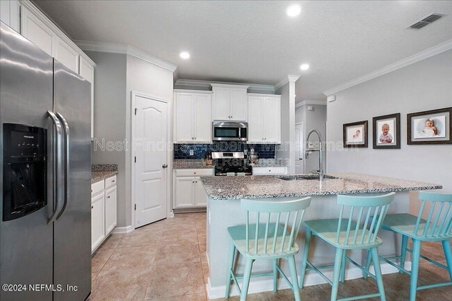 Building Photo - 61 MOORINGS COURT