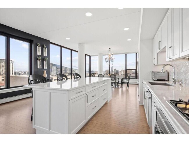 Building Photo - 740 Portland Ave