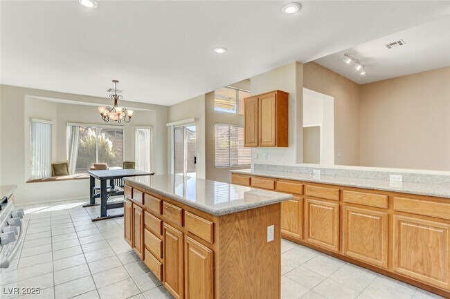 Building Photo - 8325 Jo Marcy Dr