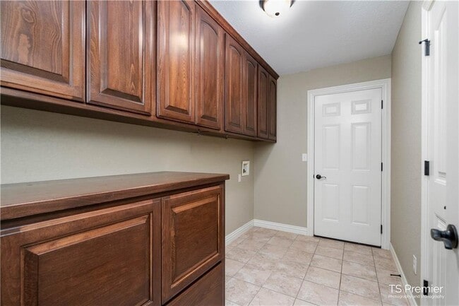 Building Photo - 202 Pebble Beach Dr