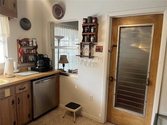 Building Photo - 505 Granada Ave