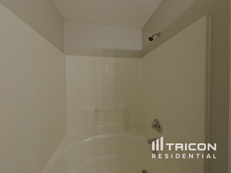 Building Photo - 9923 Austin Samuel Pl