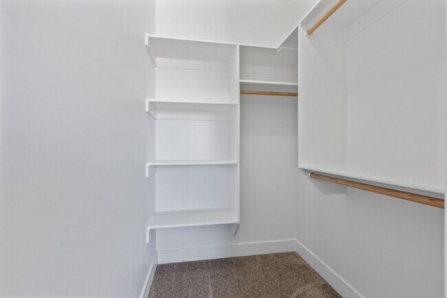 Building Photo - MODERN 3 BED 2.5 BATH HOMES IN ST ANTHONY