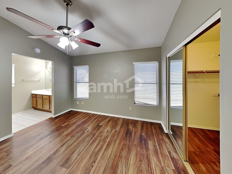 Building Photo - 8655 N 107th Dr