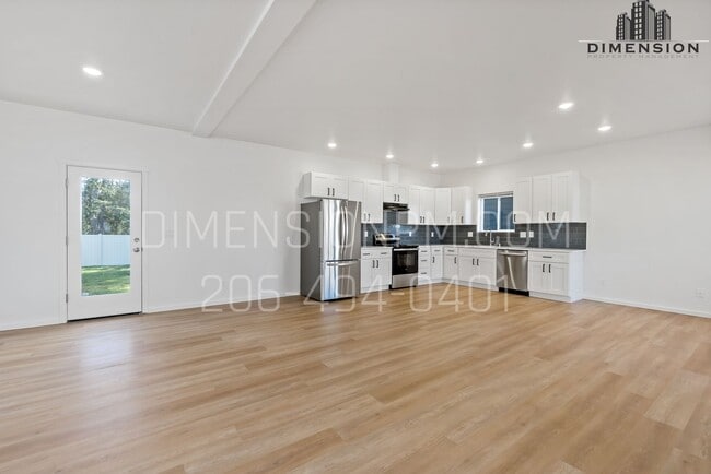 Building Photo - Almost New House with AC!