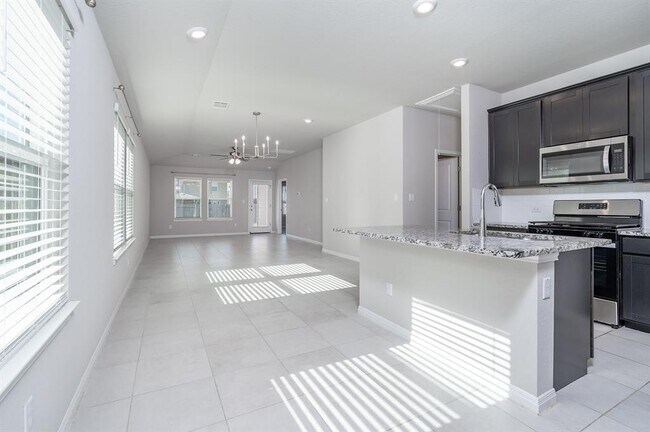 Building Photo - 113 Outlaw Dr