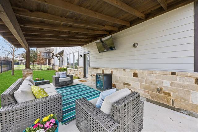 Building Photo - 1800 Roundtree Cir W