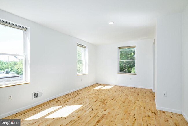 Building Photo - 1234 S 15th St