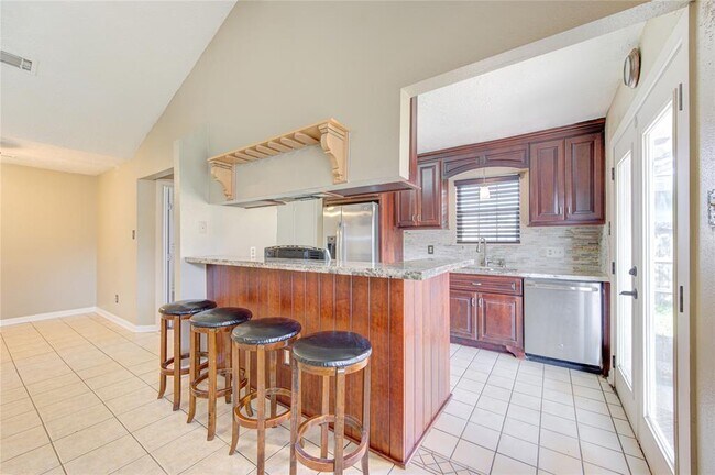 Building Photo - 4705 Dogwood Dr