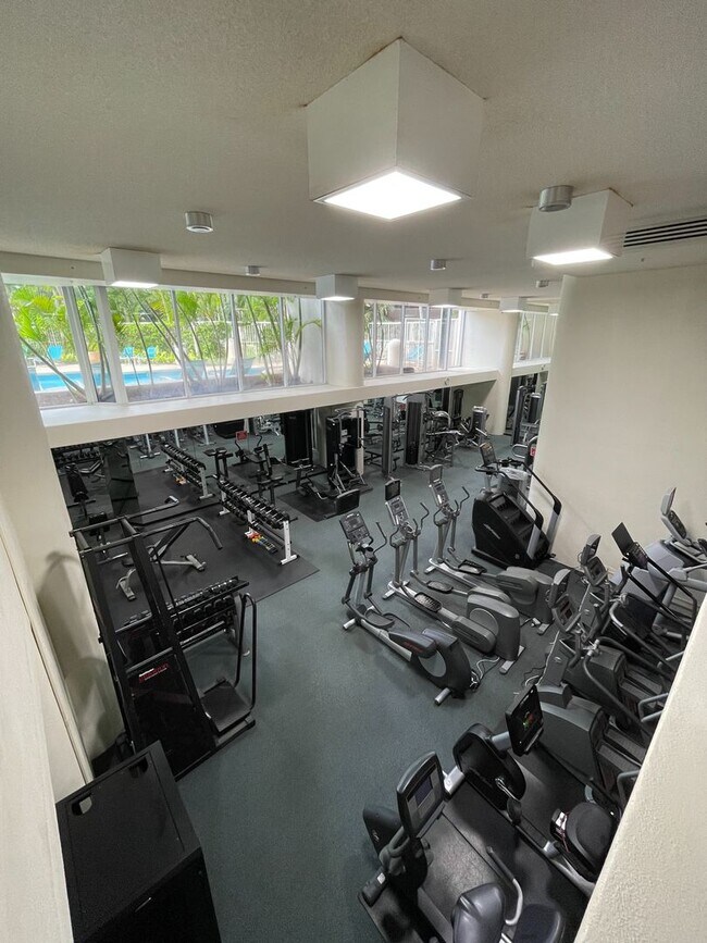 Building Photo - 1 Bed 1 Bath 1 Parking Gorgeous Views 33rd Floor in Honolulu Park Place!!!