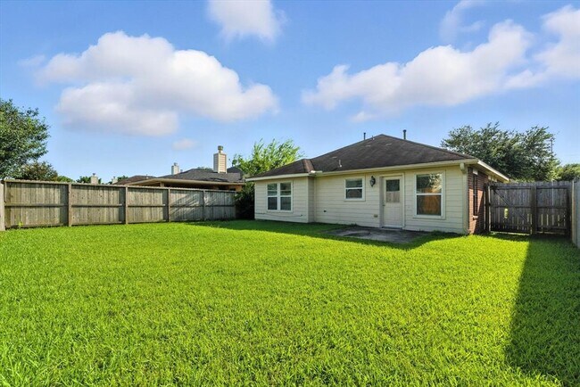 Building Photo - 8222 Sugar Cane Dr