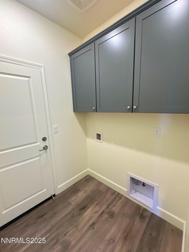 Building Photo - 7145 Owl Vw Dr