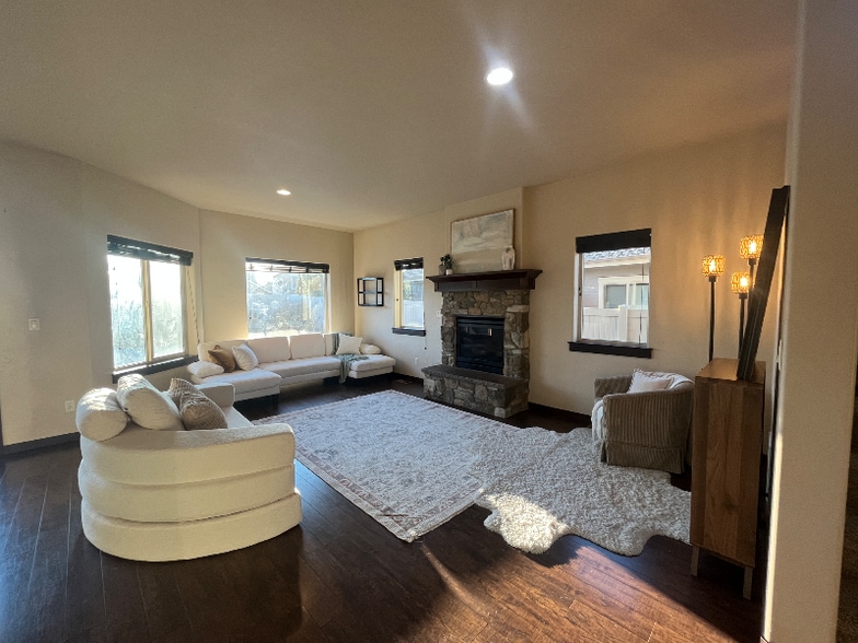 Building Photo - 2752 W Sorbonne Dr