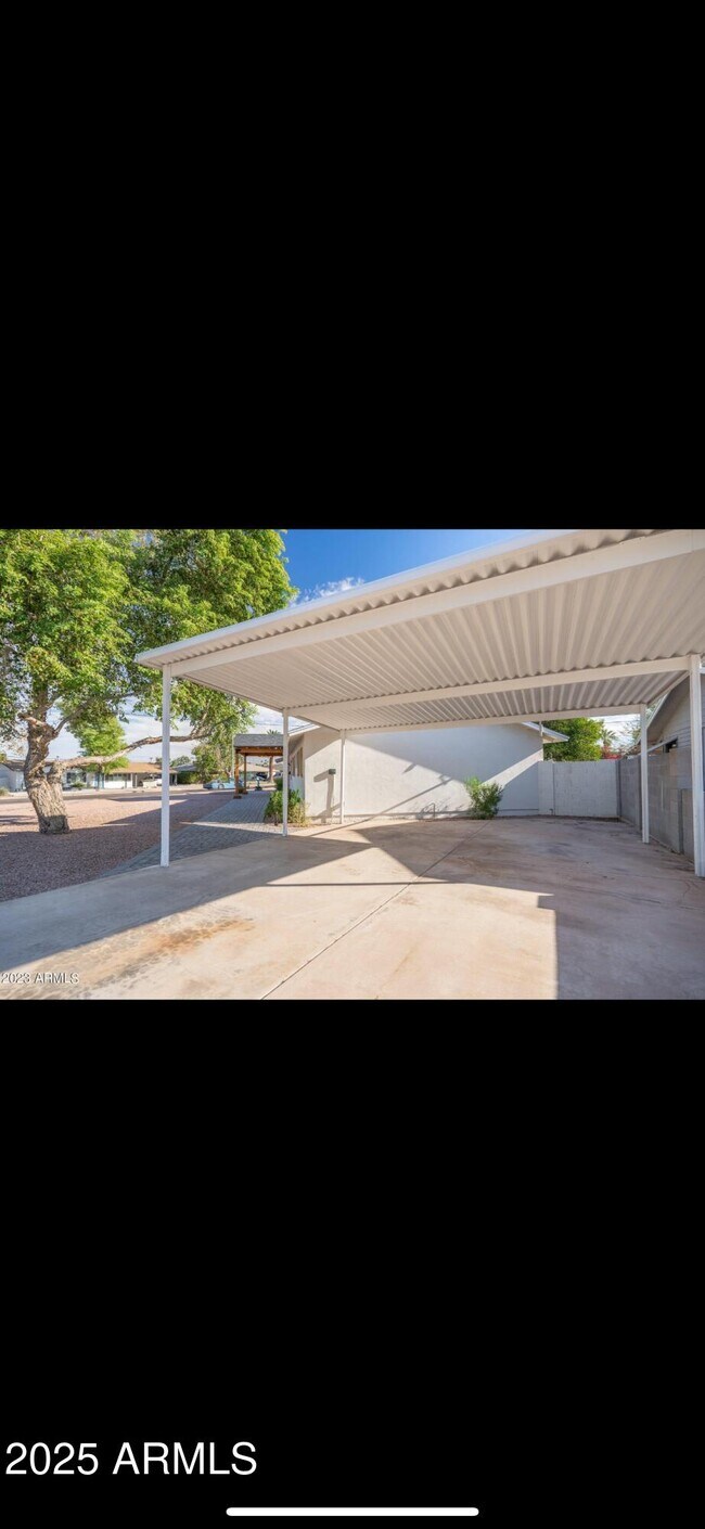 Building Photo - 6749 E Wilshire Dr