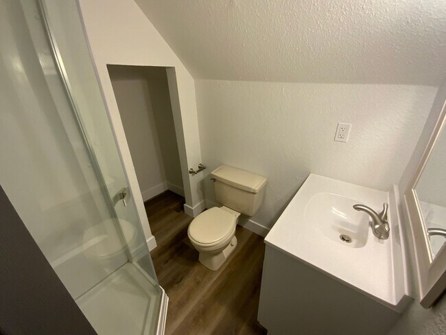 Building Photo - 3 Bedroom House for Rent