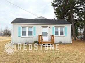 Building Photo - 921 E Haggard Ave