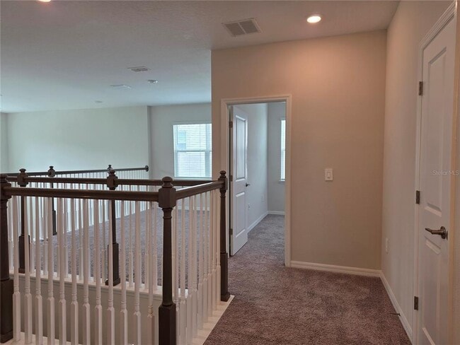 Building Photo - 2865 High Pointe St