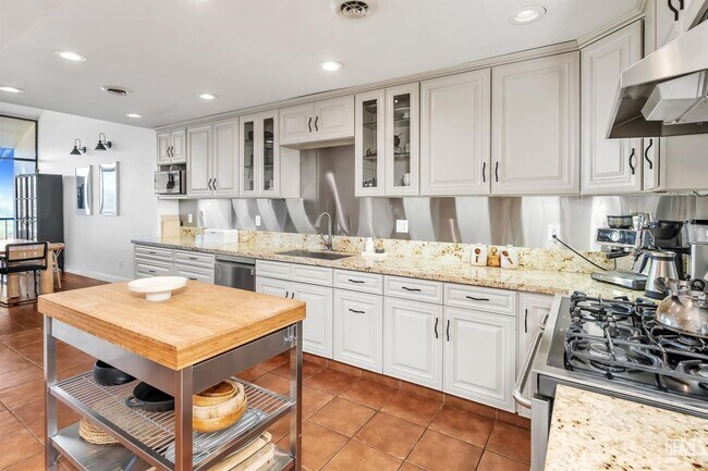 Building Photo - Park Place Condo